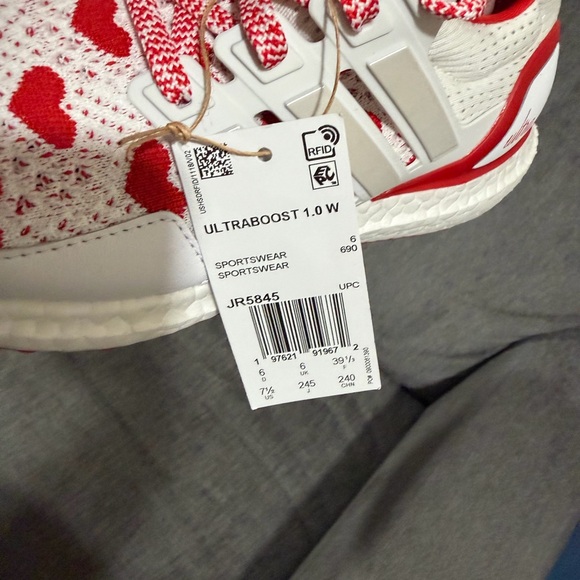 Women’s Adidas Ultra Boost 1.0 Valentine’s Day Hearts White Red JR5845 Size 7.5 - Picture 5 of 7